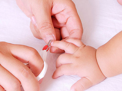 父母给婴幼儿剪指甲四注意